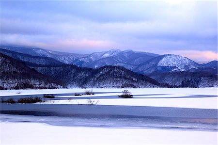 simsearch:6102-06337107,k - Plus beaux paysages de glace d'un lac et les montagnes Photographie de stock - Premium Libres de Droits, Code: 622-06191461