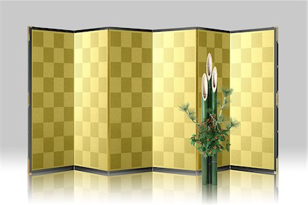 Folding screen and pine gate Foto de stock - Sin royalties Premium, Código: 622-06369969