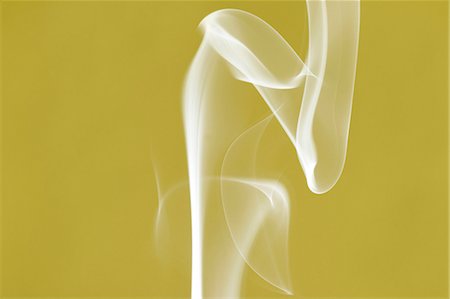 simsearch:622-06809285,k - White smoke on yellow background Stock Photo - Premium Royalty-Free, Code: 622-06486710