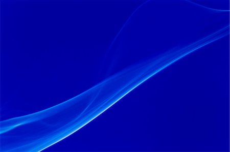 simsearch:622-06548901,k - White smoke on blue background Photographie de stock - Premium Libres de Droits, Code: 622-06548859