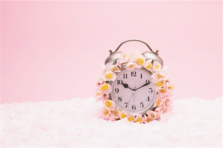 simsearch:700-01538773,k - Clock and Cherry blossom Stock Photo - Premium Royalty-Free, Code: 622-06782274