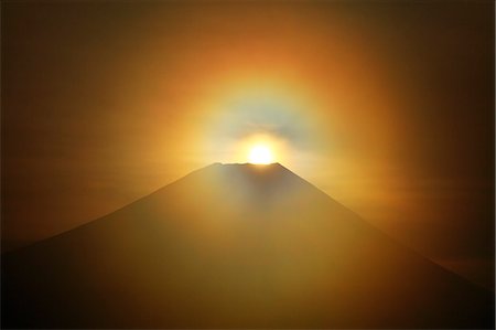 prism and light - Diamond Fuji, Shizuoka Prefecture Stock Photo - Premium Royalty-Free, Code: 622-06809651