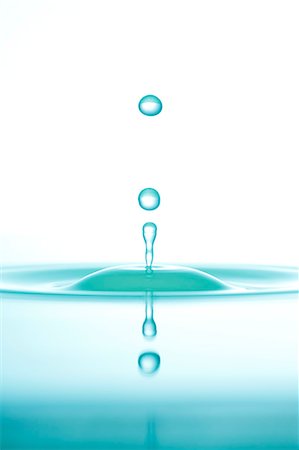 simsearch:622-07519538,k - Water droplets Stock Photo - Premium Royalty-Free, Code: 622-06900261