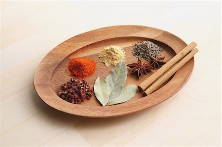 simsearch:693-06324124,k - Assorted spices Stock Photo - Premium Royalty-Free, Code: 622-08007220