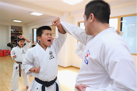 Japanese kids karate class Photographie de stock - Premium Libres de Droits, Code: 622-08657812