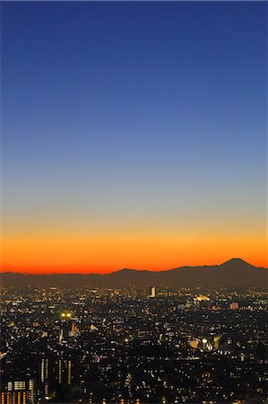 simsearch:622-06809333,k - Tokyo cityscape at sunset Foto de stock - Sin royalties Premium, Código: 622-08949256