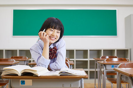 simsearch:622-08542931,k - Japanese high-school girl Stock Photo - Premium Royalty-Free, Code: 622-09175911