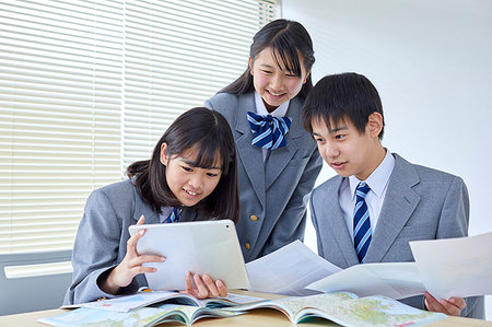simsearch:622-08542931,k - Japanese junior high students Stock Photo - Premium Royalty-Free, Code: 622-09186594
