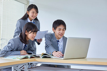 simsearch:622-08542931,k - Japanese junior high students Stock Photo - Premium Royalty-Free, Code: 622-09186597