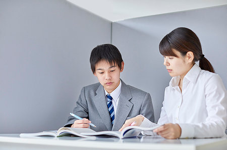 simsearch:622-08542931,k - Japanese junior high student with teacher Stock Photo - Premium Royalty-Free, Code: 622-09186644