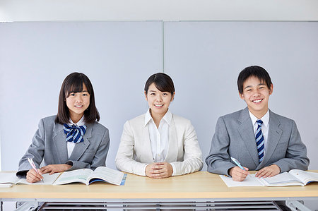 simsearch:622-08542931,k - Japanese junior high students with teacher Stock Photo - Premium Royalty-Free, Code: 622-09186680