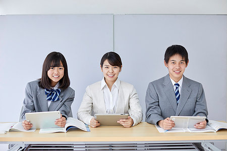 simsearch:622-08542931,k - Japanese junior high students with teacher Stock Photo - Premium Royalty-Free, Code: 622-09186682