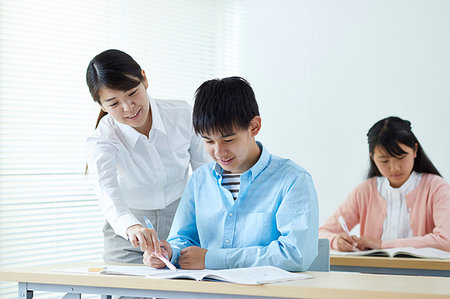 simsearch:622-08542931,k - Japanese kids studying Stock Photo - Premium Royalty-Free, Code: 622-09187008