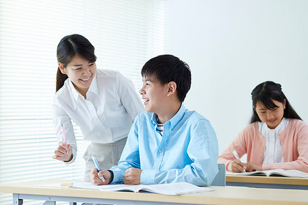 simsearch:622-08542931,k - Japanese kids studying Stock Photo - Premium Royalty-Free, Code: 622-09187009