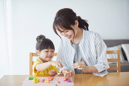 simsearch:622-08519691,k - Japanese mother and kid playing Stock Photo - Premium Royalty-Free, Code: 622-09187291