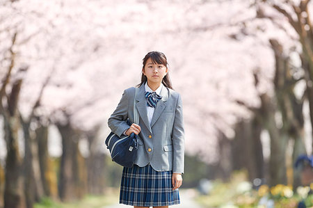 simsearch:859-06380209,k - Japanese junior-high schoolgirl in uniform Stock Photo - Premium Royalty-Free, Code: 622-09195469