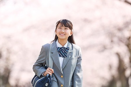 simsearch:859-06380209,k - Japanese junior-high schoolgirl in uniform Stock Photo - Premium Royalty-Free, Code: 622-09195470