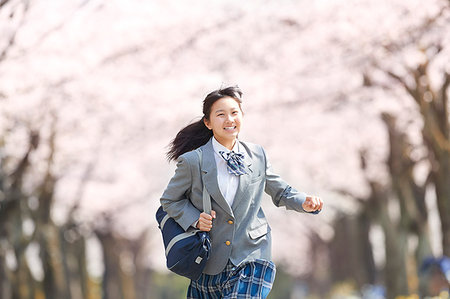 simsearch:859-06380209,k - Japanese junior-high schoolgirl in uniform Stock Photo - Premium Royalty-Free, Code: 622-09195471