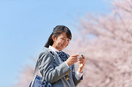 simsearch:859-06380209,k - Japanese junior-high schoolgirl in uniform Stock Photo - Premium Royalty-Free, Code: 622-09195492