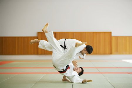 drilling (activity) - Two Men Competing in a Judo Match Foto de stock - Sin royalties Premium, Código: 622-00947275