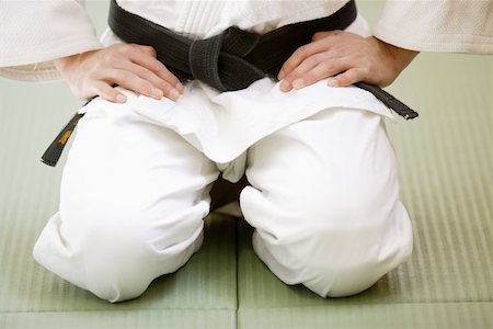 drilling (activity) - Judo Master Kneeling On a Mat Foto de stock - Sin royalties Premium, Código: 622-00947271