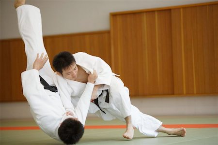 drilling (activity) - Two Men Competing in a Judo Match Foto de stock - Sin royalties Premium, Código: 622-00947281
