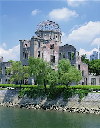 simsearch:622-06398585,k - Dôme de la bombe atomique à Hiroshima, Japon Photographie de stock - Premium Libres de Droits, Code: 622-02758015