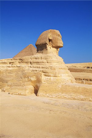 simsearch:400-04652920,k - Grand Sphinx de Gizeh et les pyramides d'Egypte Photographie de stock - Premium Libres de Droits, Code: 622-02758103