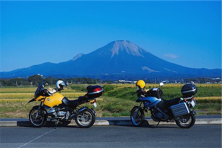 Motos à Mont Daisen préfecture de Tottori, Japon Photographie de stock - Premium Libres de Droits, Code: 622-02759372