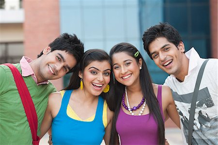 Portrait of university students smiling Stock Photo - Premium Royalty-Free, Code: 630-06724589