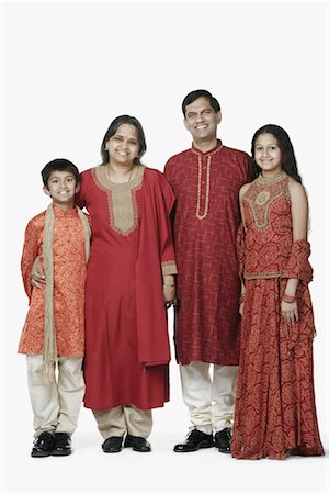 simsearch:630-01296751,k - Portrait of parents standing with their son and daughter Stock Photo - Premium Royalty-Free, Code: 630-01131588