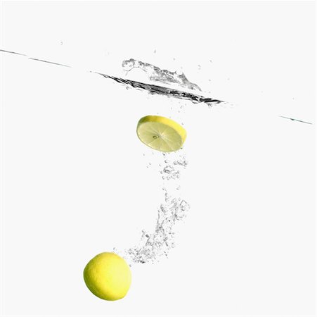 Close-up of lemons underwater Stock Photo - Premium Royalty-Free, Code: 630-01490558