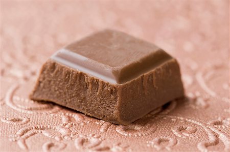 simsearch:630-01709492,k - Close-up of a chocolate bar Stock Photo - Premium Royalty-Free, Code: 630-01709409