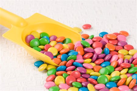 simsearch:630-01709492,k - Assorted candies with a scoop Stock Photo - Premium Royalty-Free, Code: 630-01709467