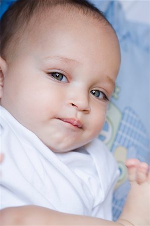 Portrait of a baby lying down Stock Photo - Premium Royalty-Free, Code: 630-01709575