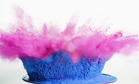 Close-up of water bombs and bowls of powder paint Stock Photo - Premium Royalty-Free, Code: 630-02219428