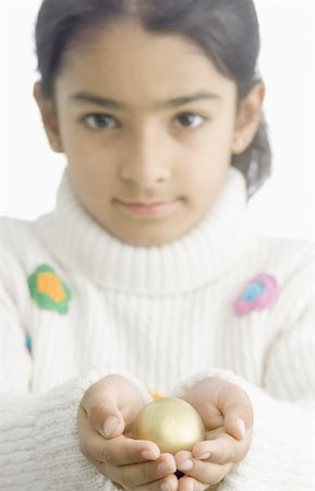simsearch:630-02221120,k - Portrait of a girl holding an Easter egg Stock Photo - Premium Royalty-Free, Code: 630-02220153