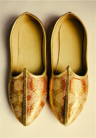 simsearch:857-03192847,k - Close-up of a pair of footwear Foto de stock - Sin royalties Premium, Código: 630-03479261