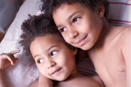 Jeune frère et sœur, portrait Photographie de stock - Premium Libres de Droits, Code: 632-05400919