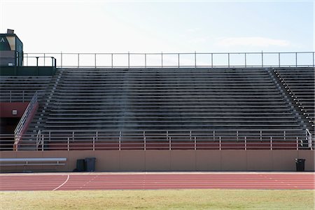 simsearch:632-06317210,k - Empty stadium and running track Foto de stock - Sin royalties Premium, Código: 632-05991268