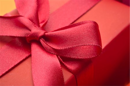 present wrapped close up - Festively wrapped gift, close-up Stock Photo - Premium Royalty-Free, Code: 632-05991479