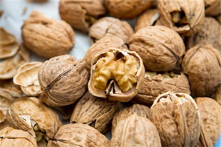 Walnuts Stock Photo - Premium Royalty-Free, Code: 632-05992135