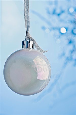 simsearch:632-06354416,k - Christmas bauble Stock Photo - Premium Royalty-Free, Code: 632-06354422