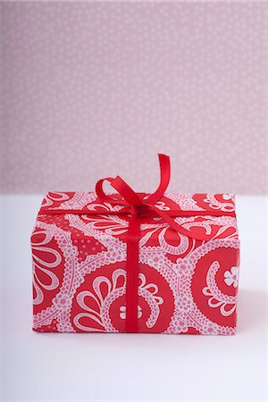 simsearch:632-05991504,k - Festively wrapped gift Stock Photo - Premium Royalty-Free, Code: 632-06404374