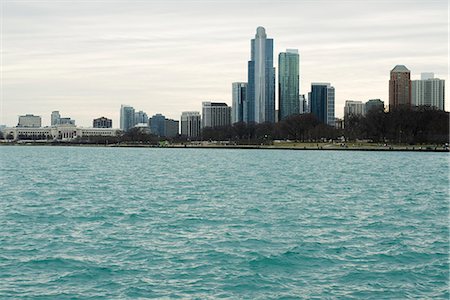 Art Institute and millennium park seen from Lake Michigan, Chicago Stock Photo - Premium Royalty-Free, Code: 632-06404717