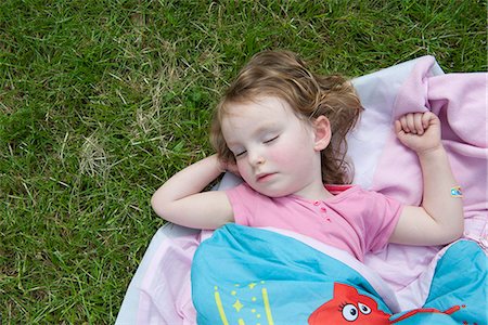 simsearch:614-07031850,k - Little girl napping outdoors Stock Photo - Premium Royalty-Free, Code: 632-06967630