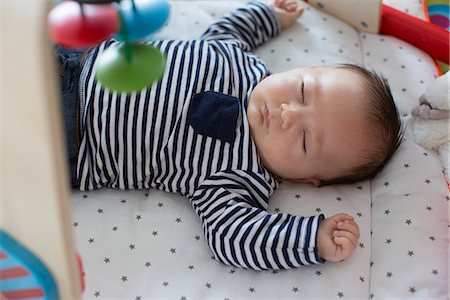 simsearch:649-07521015,k - Baby sleeping in crib Stock Photo - Premium Royalty-Free, Code: 632-08698644