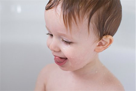 simsearch:632-05554011,k - Little boy taking bath Stock Photo - Premium Royalty-Free, Code: 632-09039934