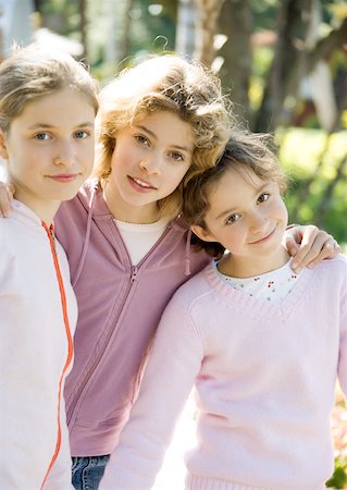 simsearch:632-06029740,k - Group of preteen girls Stock Photo - Premium Royalty-Free, Code: 632-01157255