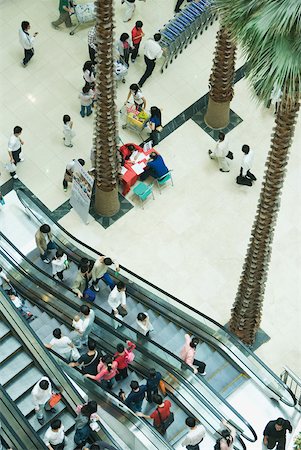 People taking escalators, high angle view Foto de stock - Sin royalties Premium, Código: 632-01271363